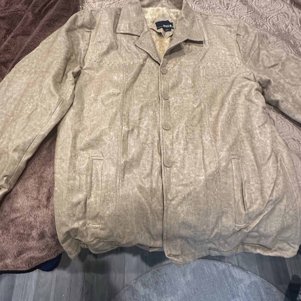 Men 4 button leather jacket w/fur lining, old school vintage feel, tan size 2x,m